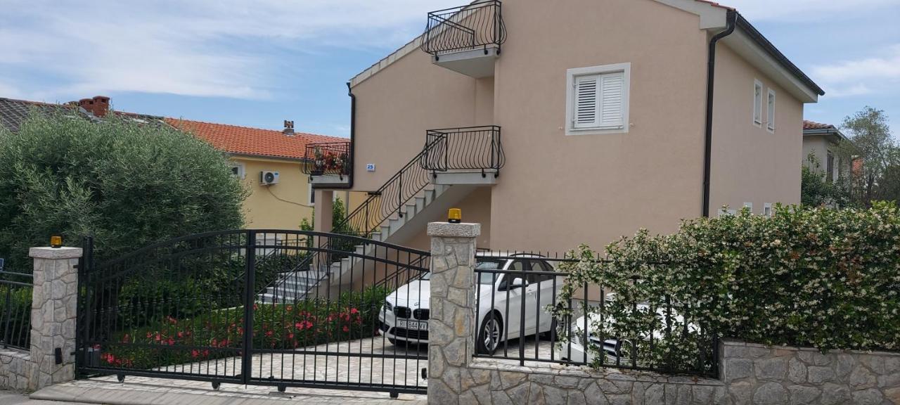 Apartmani Tomislav Кърк Екстериор снимка