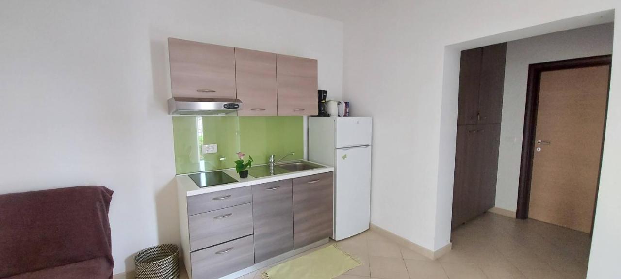 Apartmani Tomislav Кърк Екстериор снимка