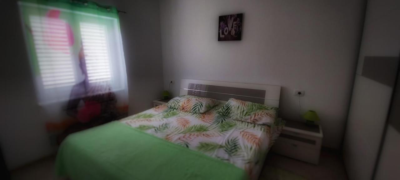 Apartmani Tomislav Кърк Екстериор снимка