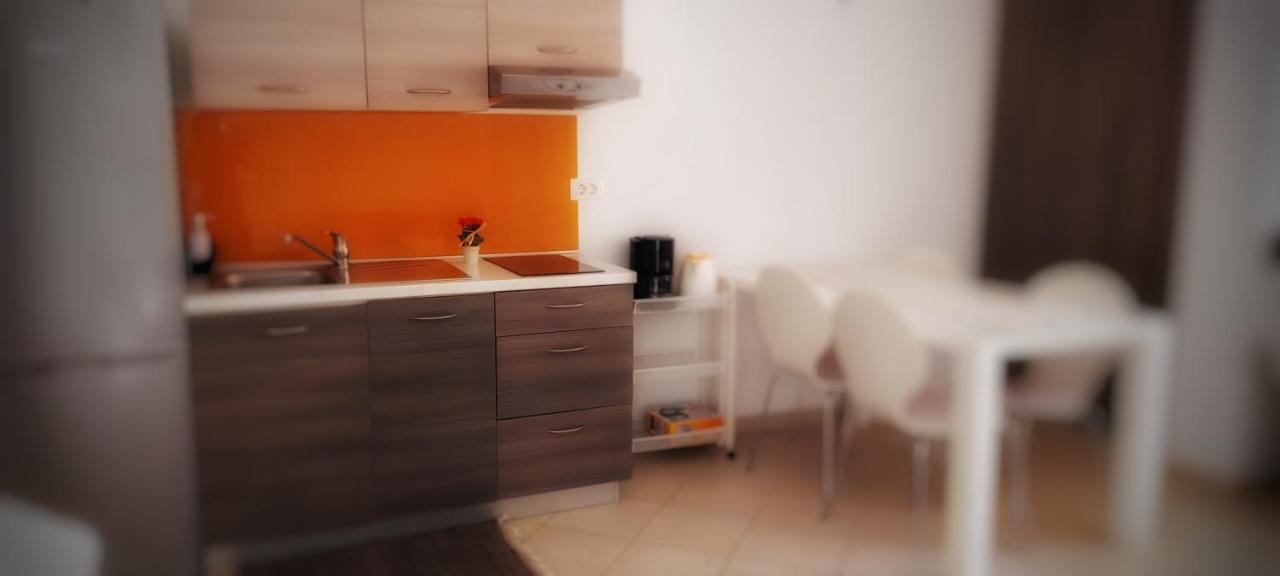 Apartmani Tomislav Кърк Екстериор снимка