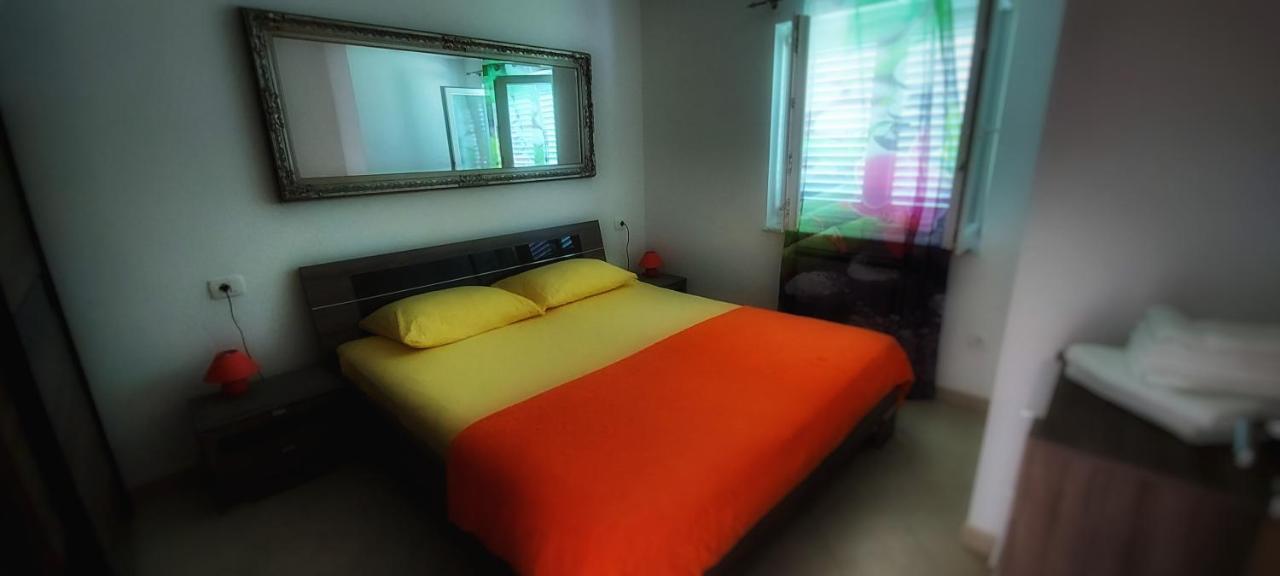 Apartmani Tomislav Кърк Екстериор снимка