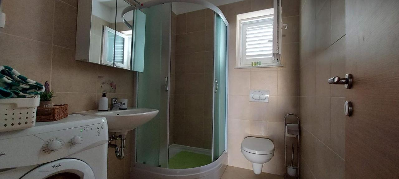 Apartmani Tomislav Кърк Екстериор снимка